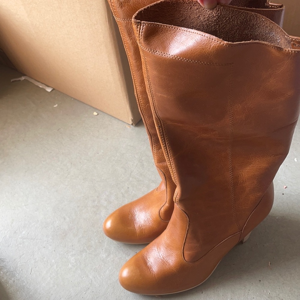 Le Chateau Brown Leather heeled boost